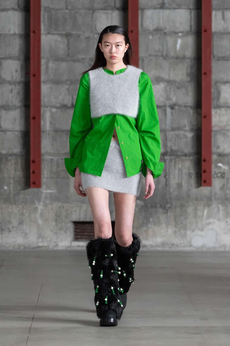 akane アカネ デニムベスト フリンジデザイン ロゴポケット