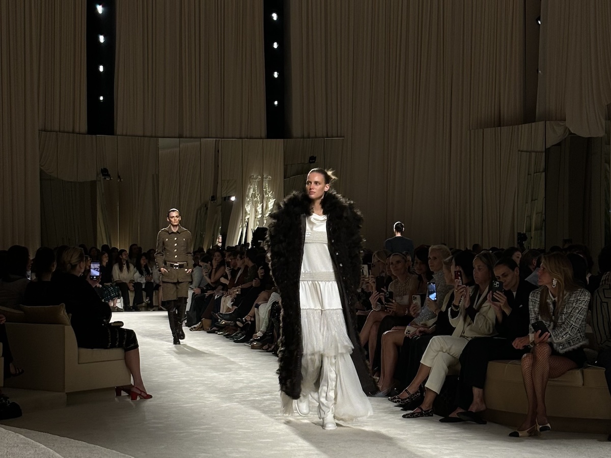 24B 新作【CHANEL】誰もが振り返る美しさ♪カメリア フラット 24B 新作【CHANEL】誰もが振り返る美しさ♪カメリア フラット