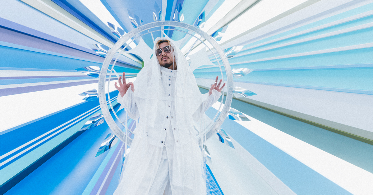 藤井 風チームが「WWDJAPAN」8月4日号に登場 アーティストに魔法を