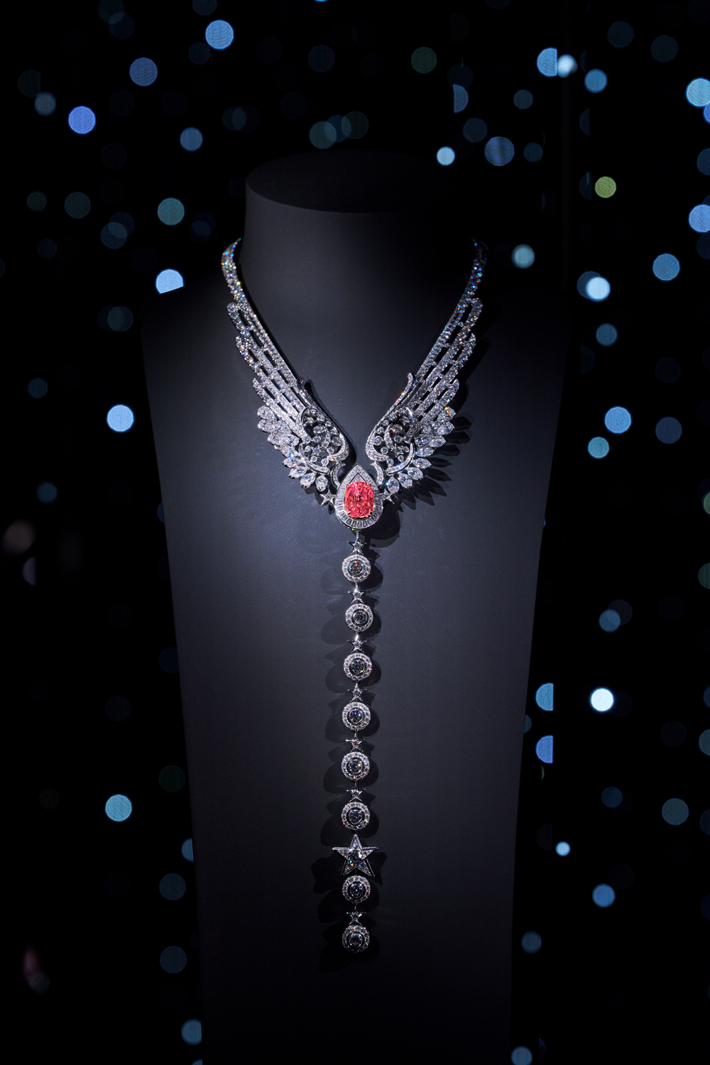 【星が連なるデザインがオシャレ♡】CHANEL ネックレス 華奢なチェーンで大人らしさ増す♪】CHANEL ネックレス 星