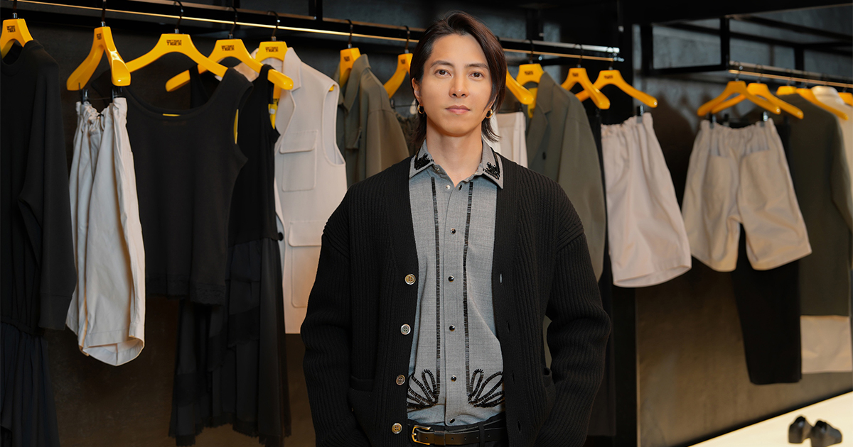 山下智久がパリで特別ディレクション靴を発表