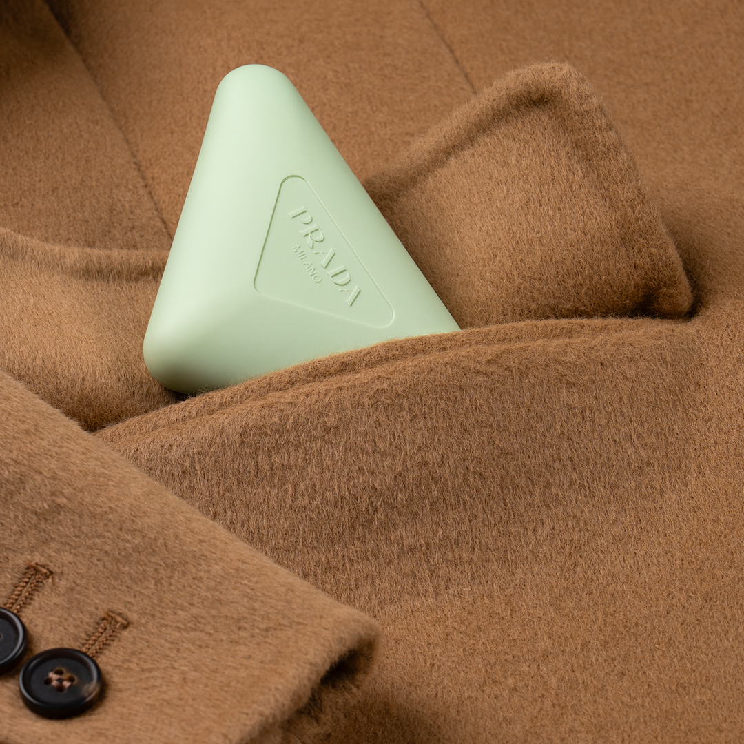 プラダ ビューティ」がリップバーム“バナナバーム”や香水“パラドックス
