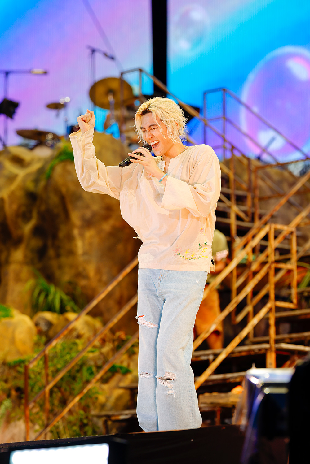 藤井 風のスタジアムLIVE衣装は