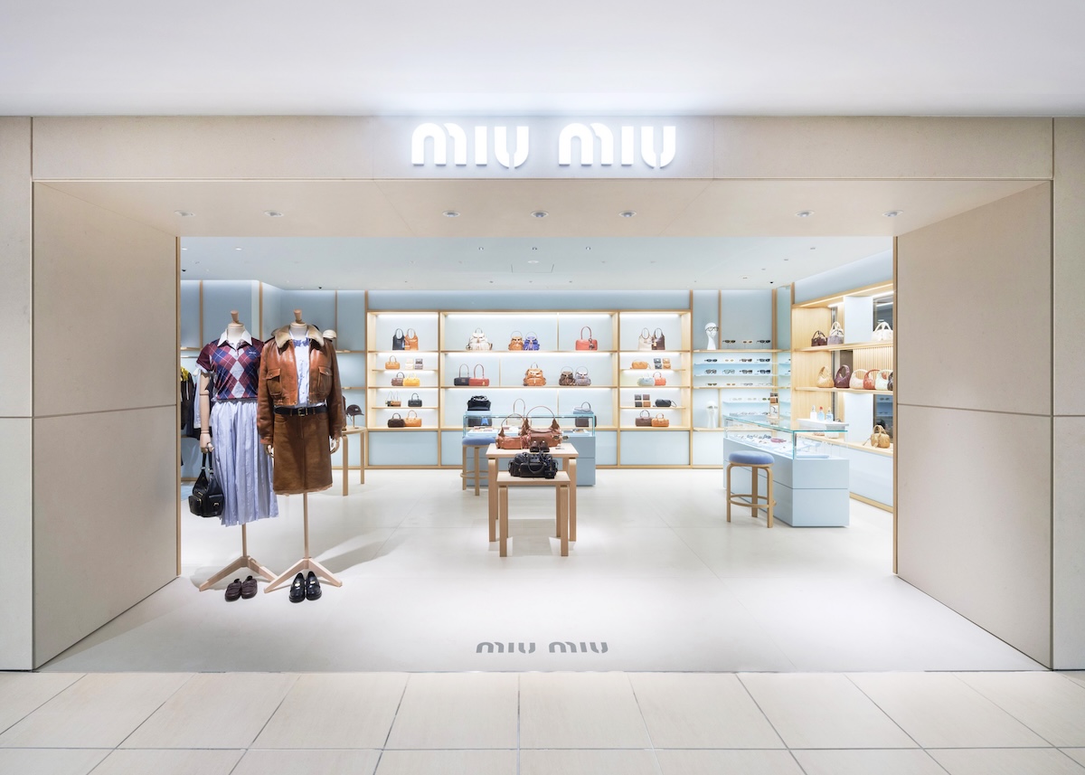 ミュウミュウ」松屋銀座店がリニューアルオープン 2025-26年秋冬