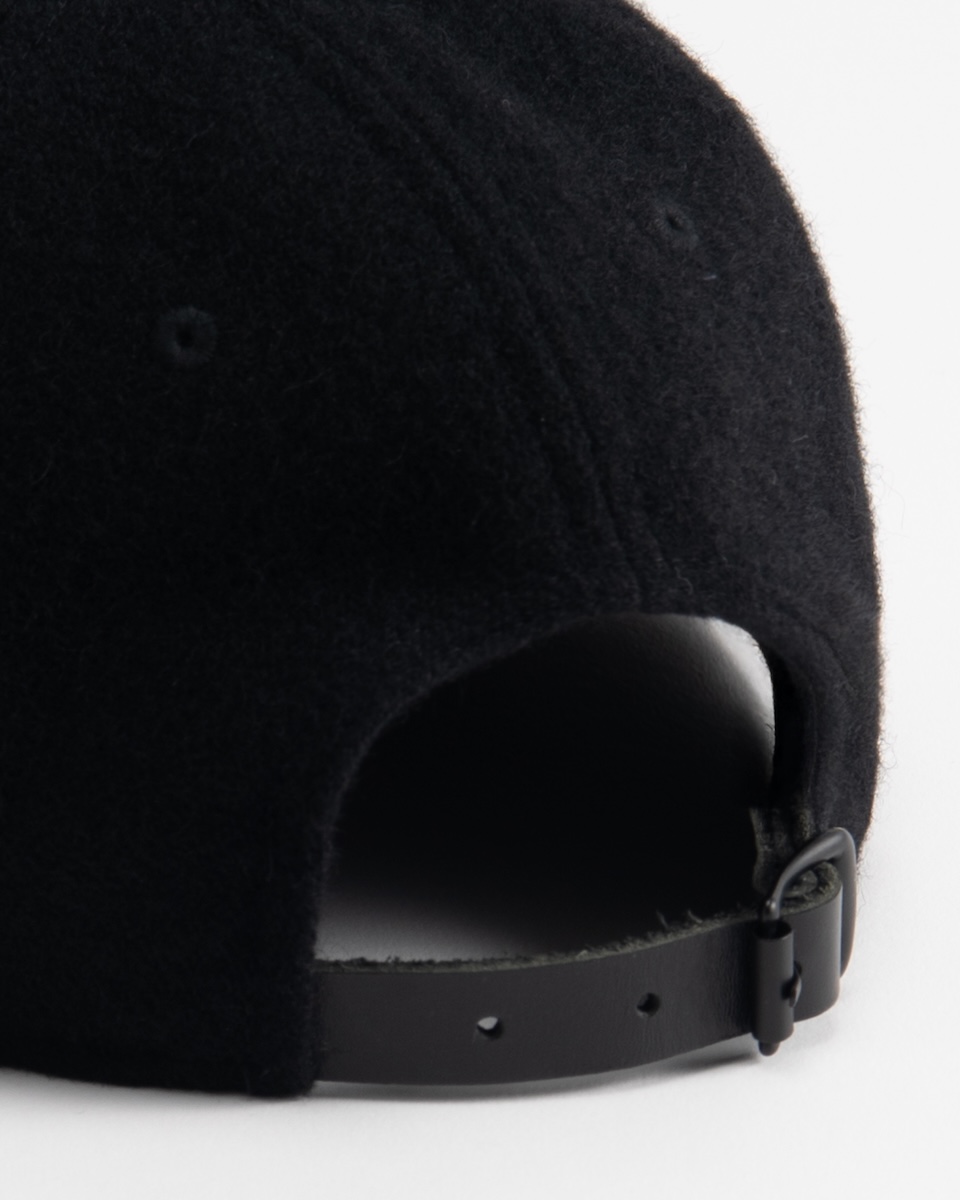 キス」×「ニューエラ」×読売ジャイアンツ 「キス」東京店の5周年