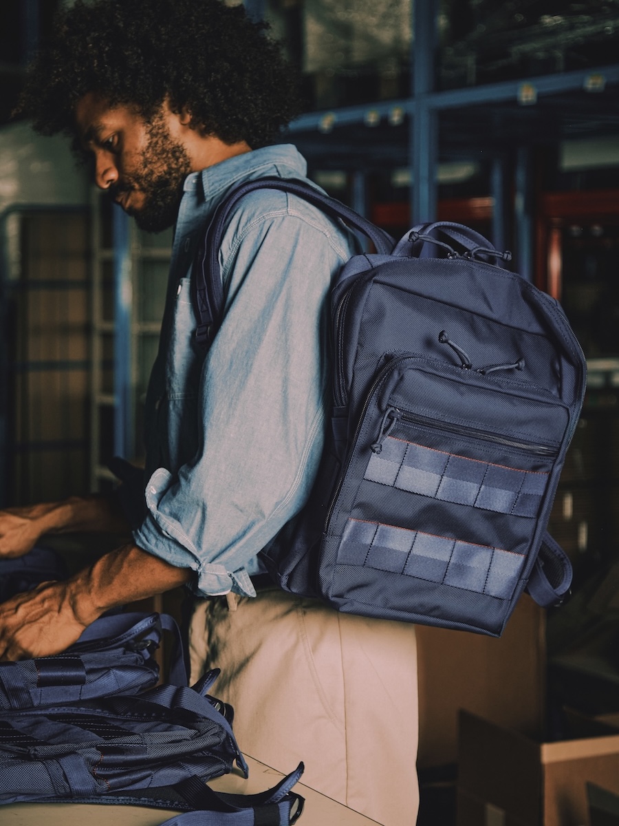 ビームス プラス」から「ブリーフィング」別注バックパック 数量