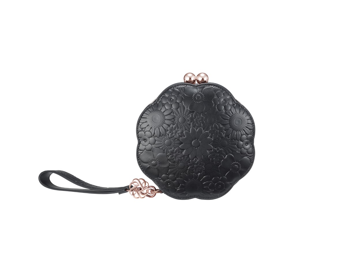 2025年クリスマスコフレ】「コスメデコルテ」限定のメイクコフレ登場