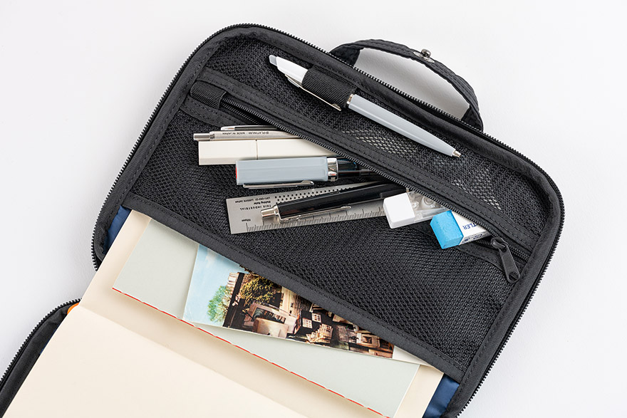 吉田カバン「POTR」が“ほぼ日手帳”とコラボ 持ち運びにも便利な