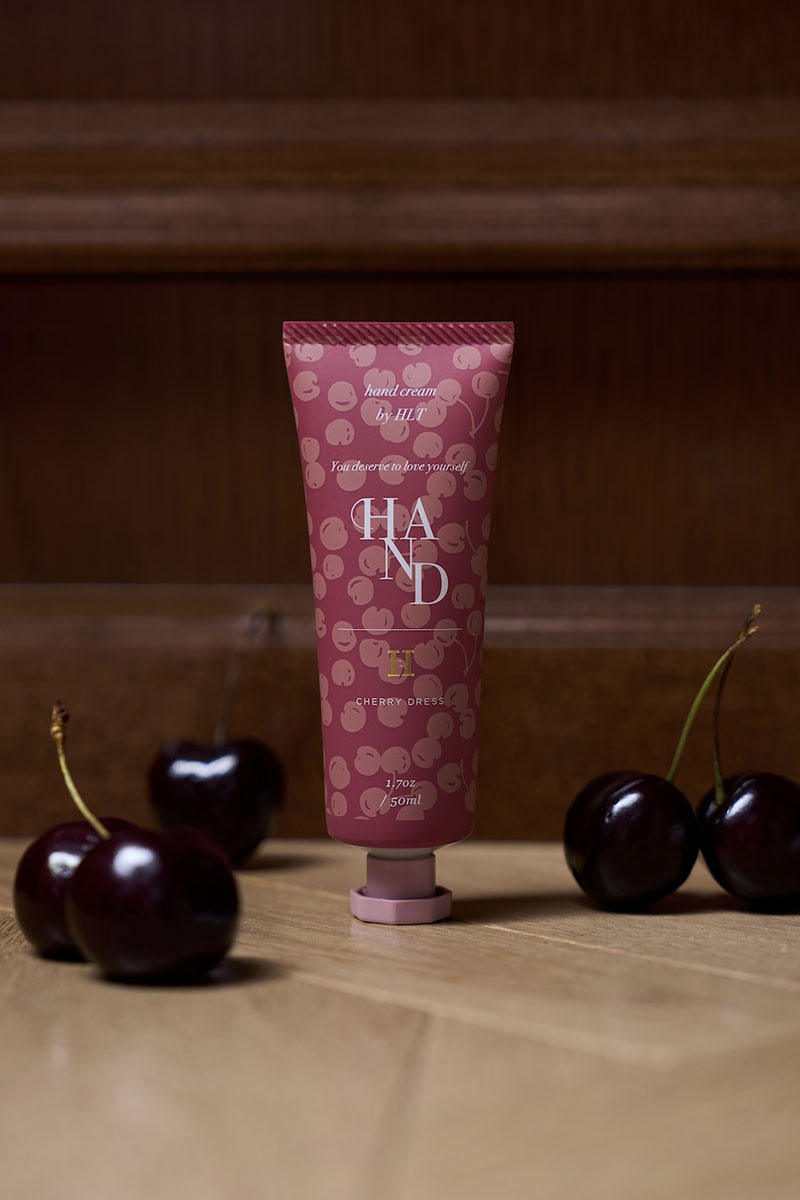 CHERRY FLATMINI TOTE チェリーチャーム　ハンドクリーム CHERRY FLATMINI TOTE チャーム、ハンドクリーム、香水 CHERRY