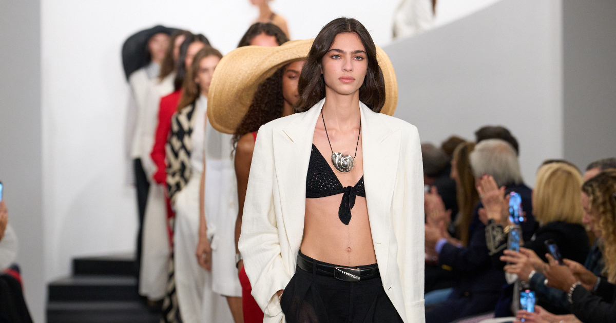 ラルフ ローレン」26年春夏 シャツで軽やかにまとう自信と心地よ