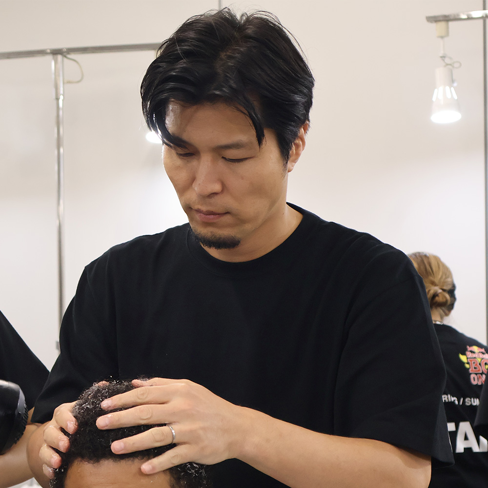 HAIR&MAKEUP ARTIST 新城輝晶／資生堂