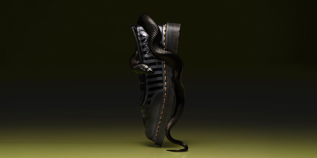 Dr.Martens Wednesday コラボ シューズ 箱付き ドクターマーチンがネトフリ「ウェンズデー」とコラボ シューズ
