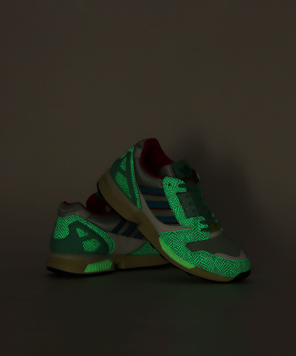 再出品 アトモスのアディダス オリジナルス別注第10弾、初代の配色を反転させ