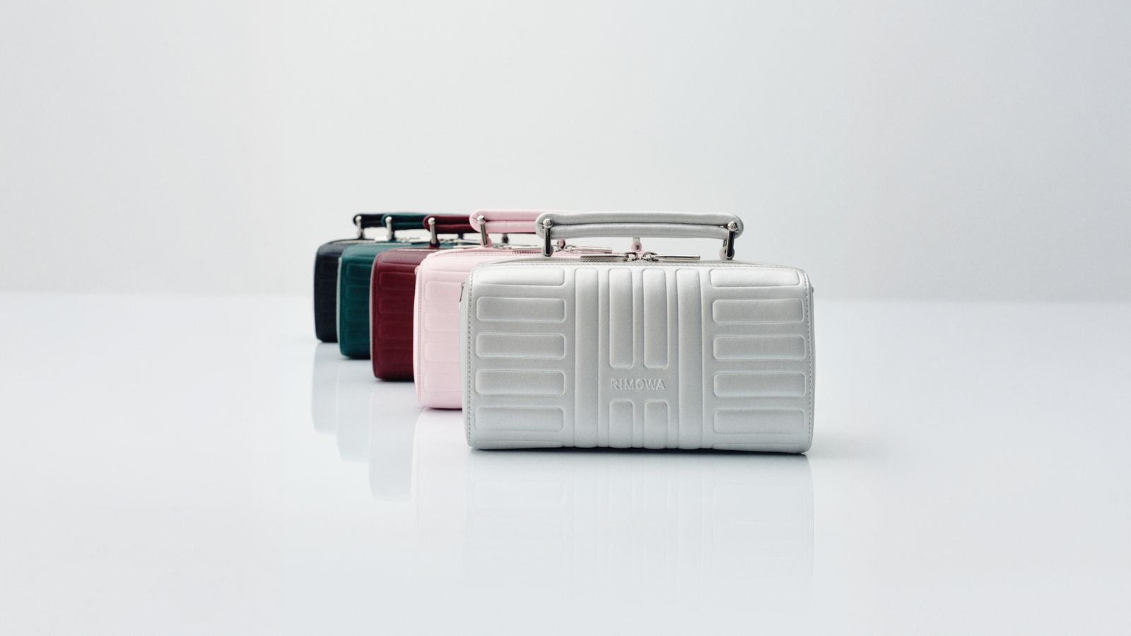 新品　未使用　リモワ　RIMOWA クラシック　シリーズ　レザーハンドル　2本 楽天市場】【9/30(火)20〜24時限定 ポイント2倍+LINEクーポン