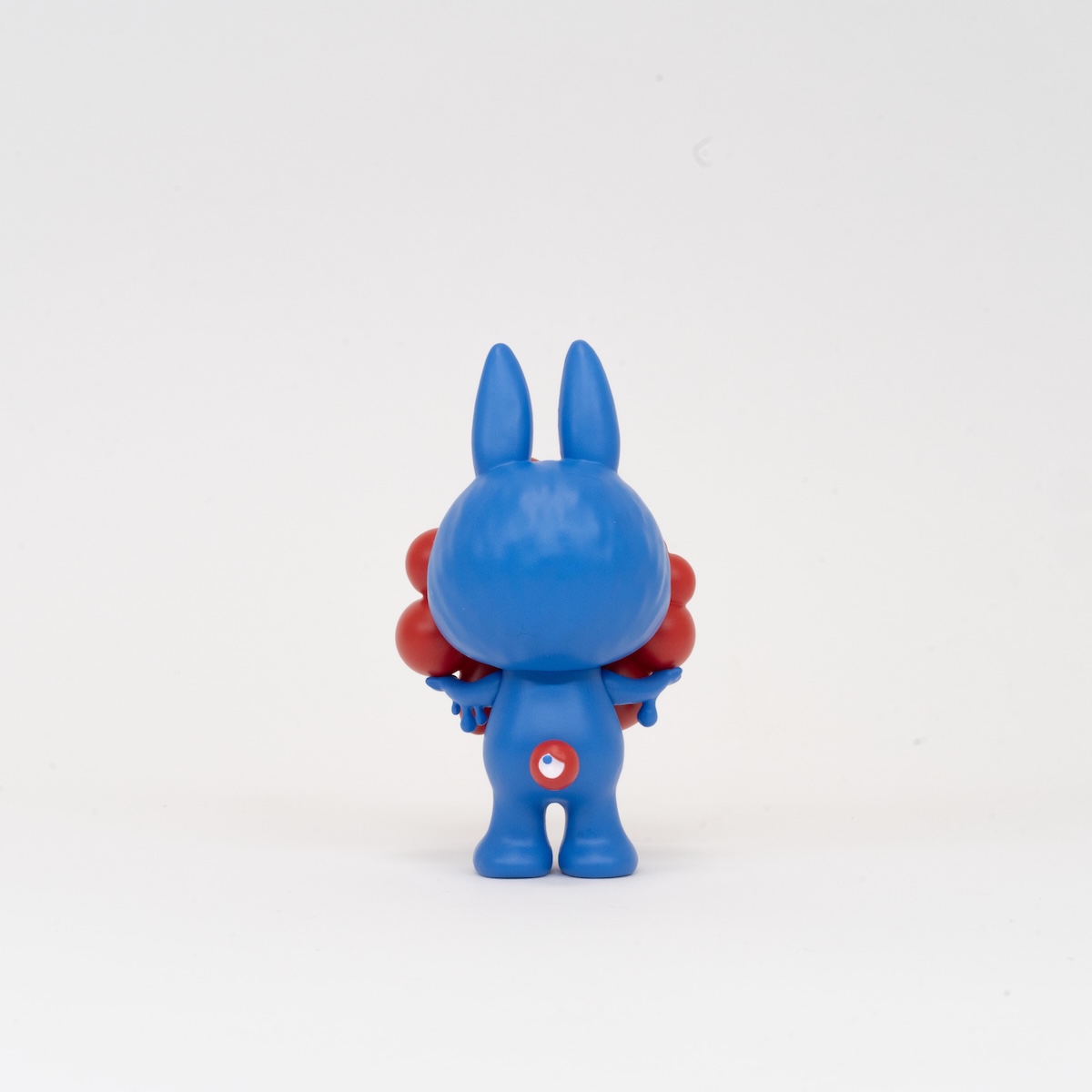 ラブブ　ミャクミャク 世界的大人気キャラクター「ラブブ」と、「ミャクミャク」が夢の