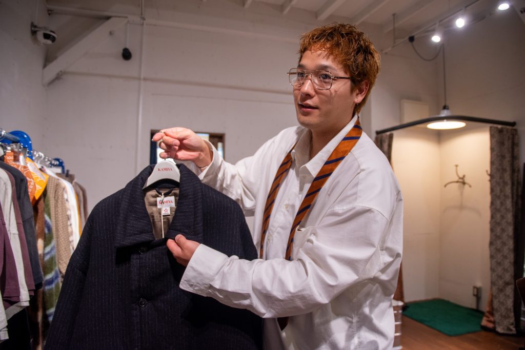 鶴田優/「ザ ファーサイド」スタッフ