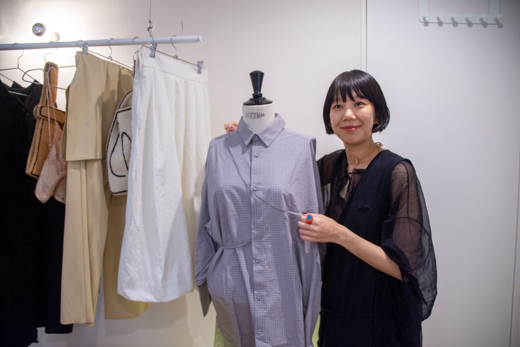 金刺志津香/「ラブ」店主