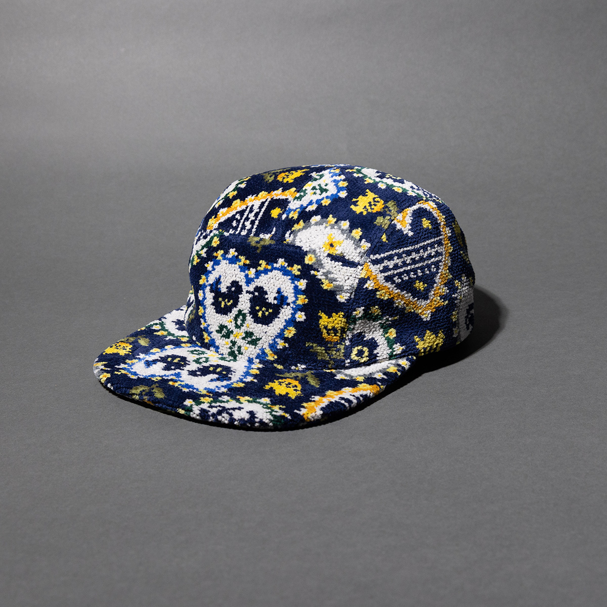 被れる「フェイラー」登場 「パスザバトン」がコラボでキャップを発売