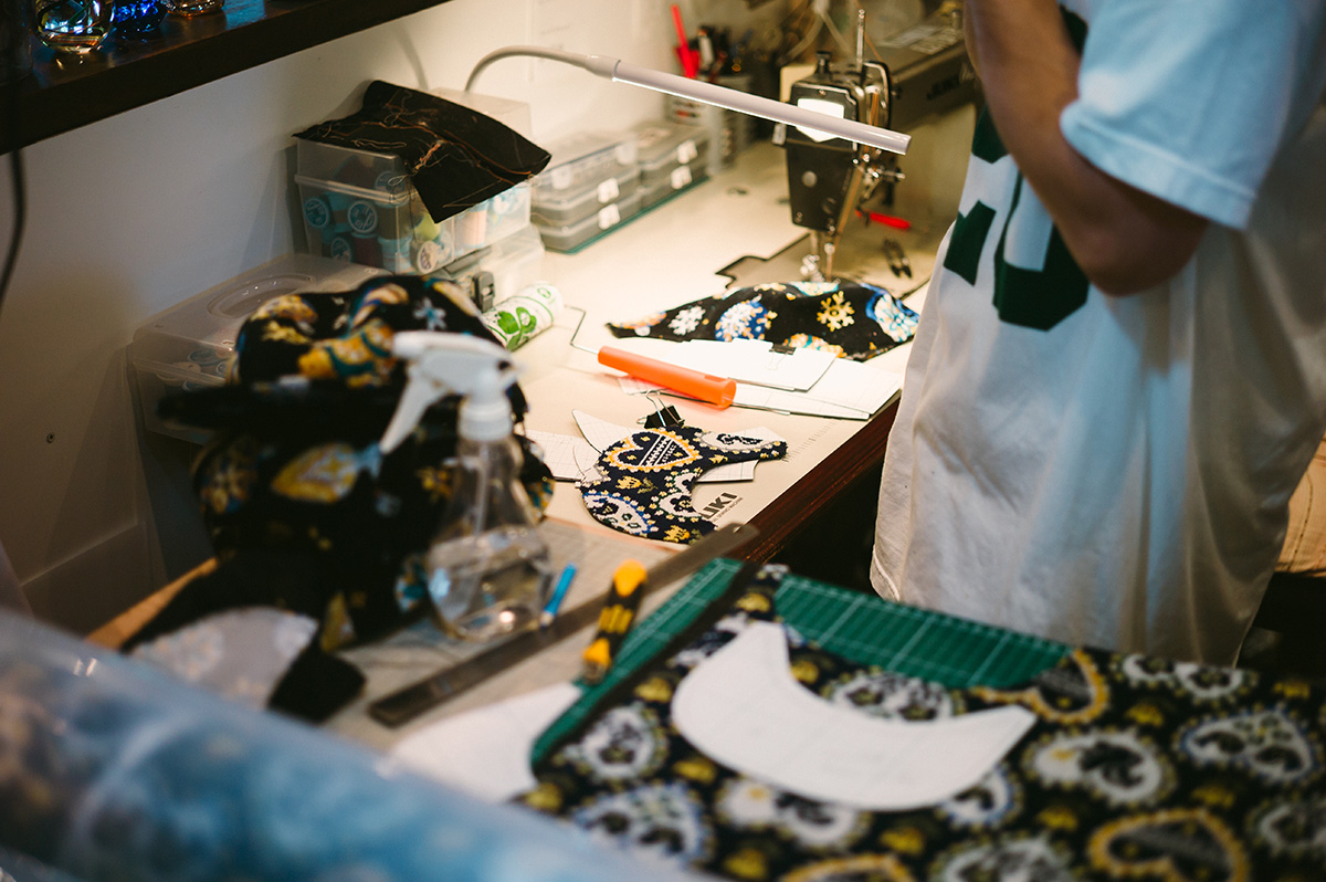 被れる「フェイラー」登場 「パスザバトン」がコラボでキャップ