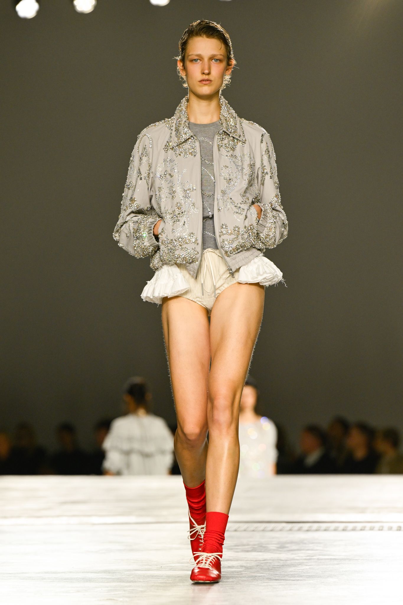 セール☆ドリス・ヴァン・ノッテンランウェイルックブック　2006〜2007 ドリス・ヴァン・ノッテン ランウェイルックブック非売品 2005