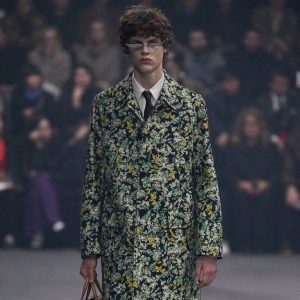 値下げしました！ファッションブランドVALENTINOの30年を振り返った希少本 BTSのシュガ、「VALENTINO」のブランドアンバサダーに就任