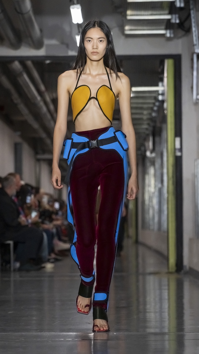 新進デザイナーによる「ジャンポール・ゴルチエ」は、クラシック