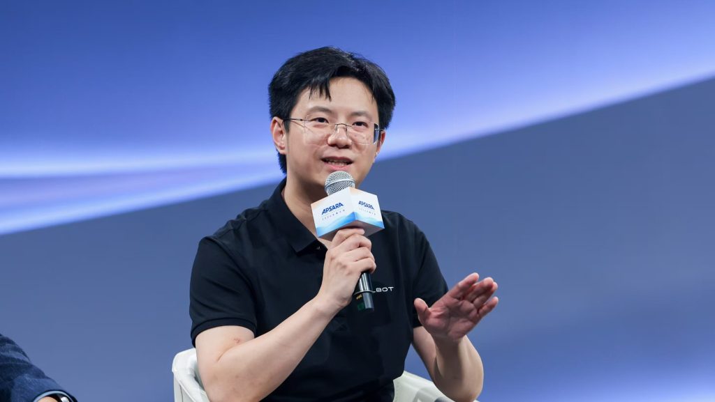 王鶴(ワン・フー)Galbot(銀河通用機器人)CTO