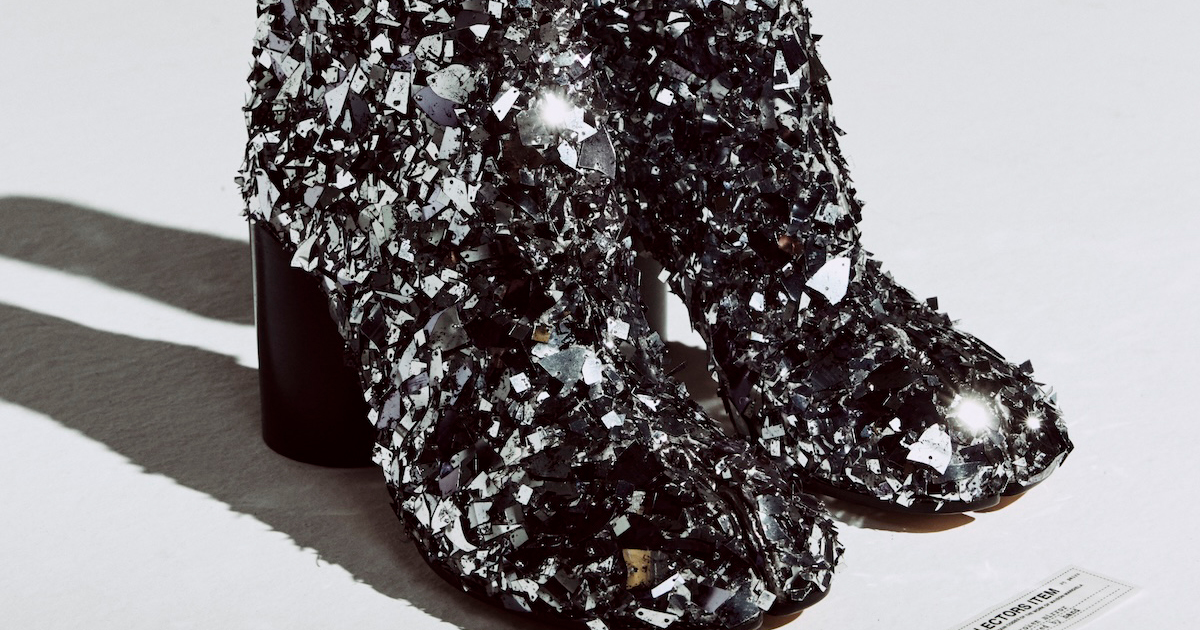 メゾン マルジェラ」立体的なメタリックの”タビ”を発売 8000以上の