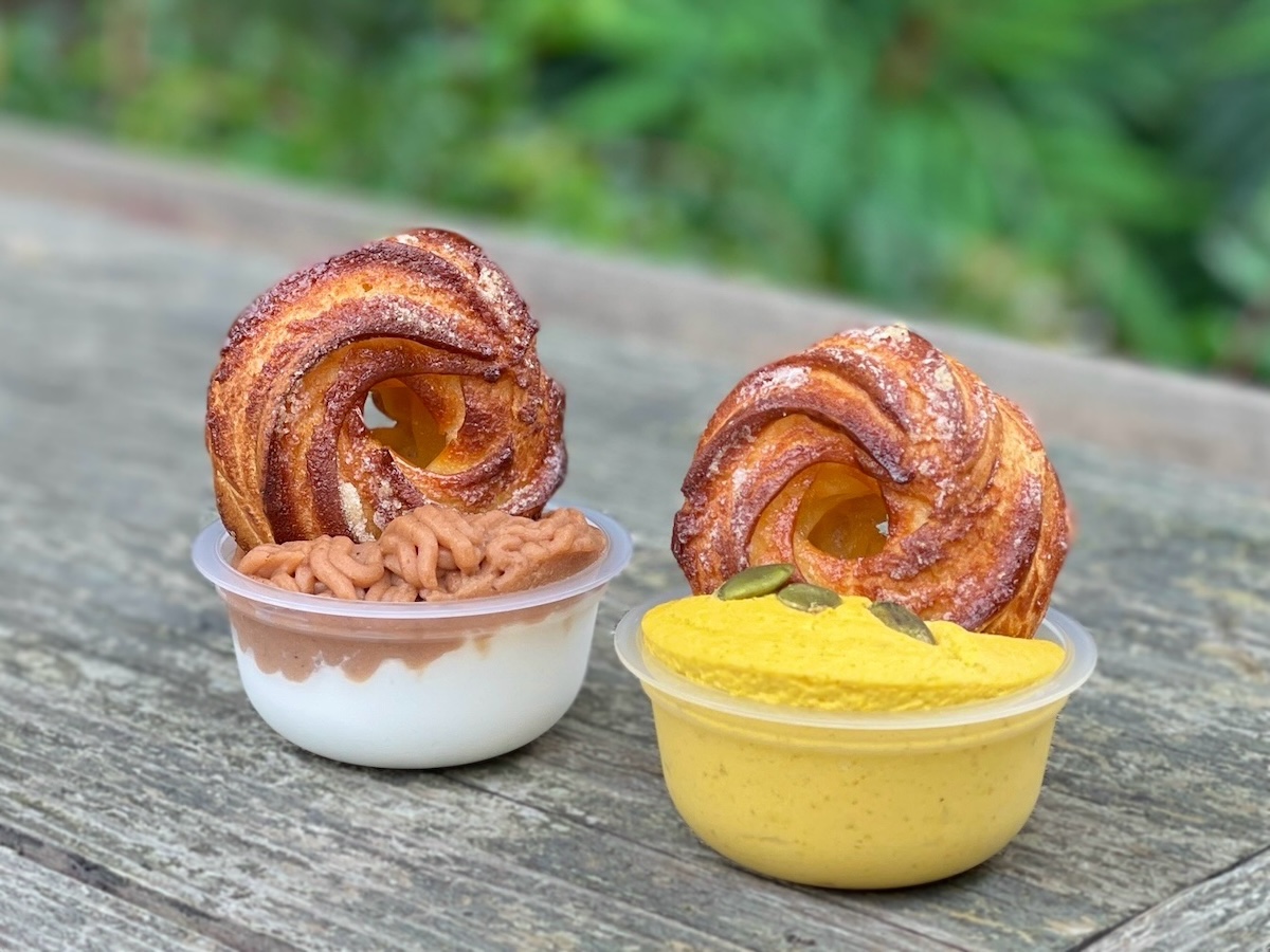 シュクリーム シュークリーム”×“フレンチクルーラー”の新感覚スイーツ 秋限定