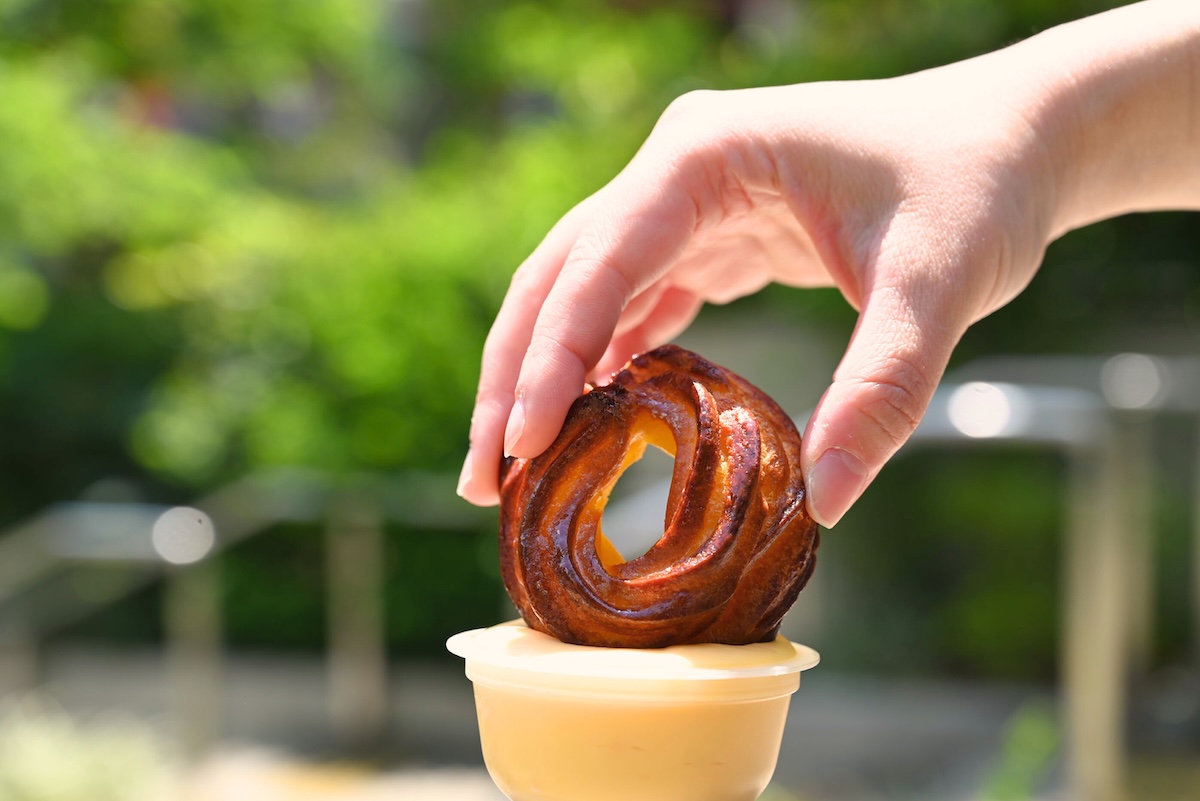 シュクリーム シュークリーム”×“フレンチクルーラー”の新感覚スイーツ 秋限定