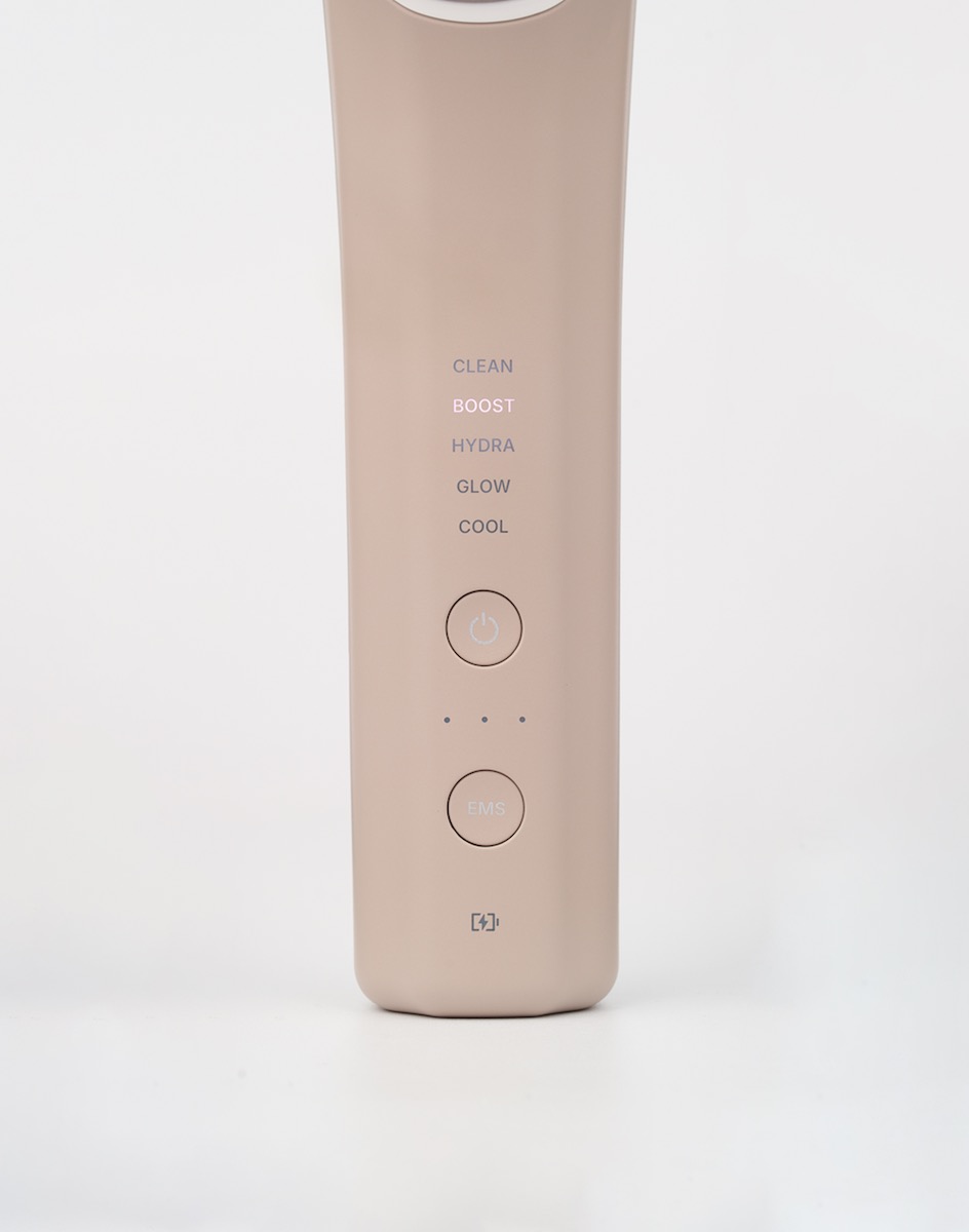 台湾の電子機器製造企業が美容業界に参入 1台7役の美顔器を発売 - WWDJAPAN