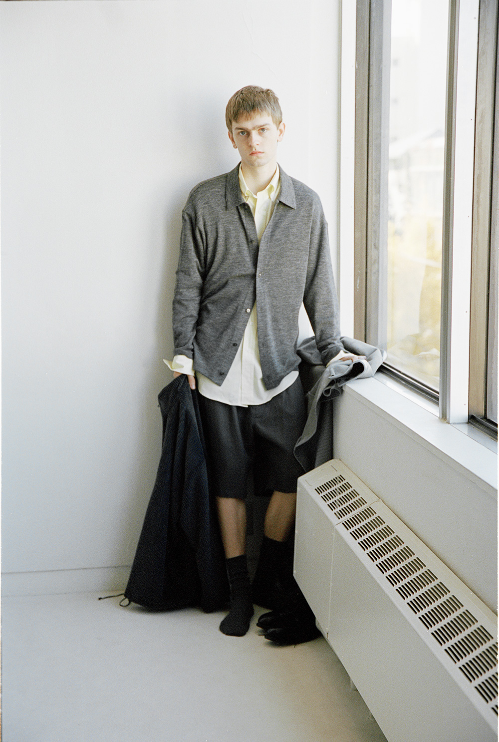 2026年春夏リアルクローズトレンド展望 シャツスタイリングはもっと自在に軽やかになる