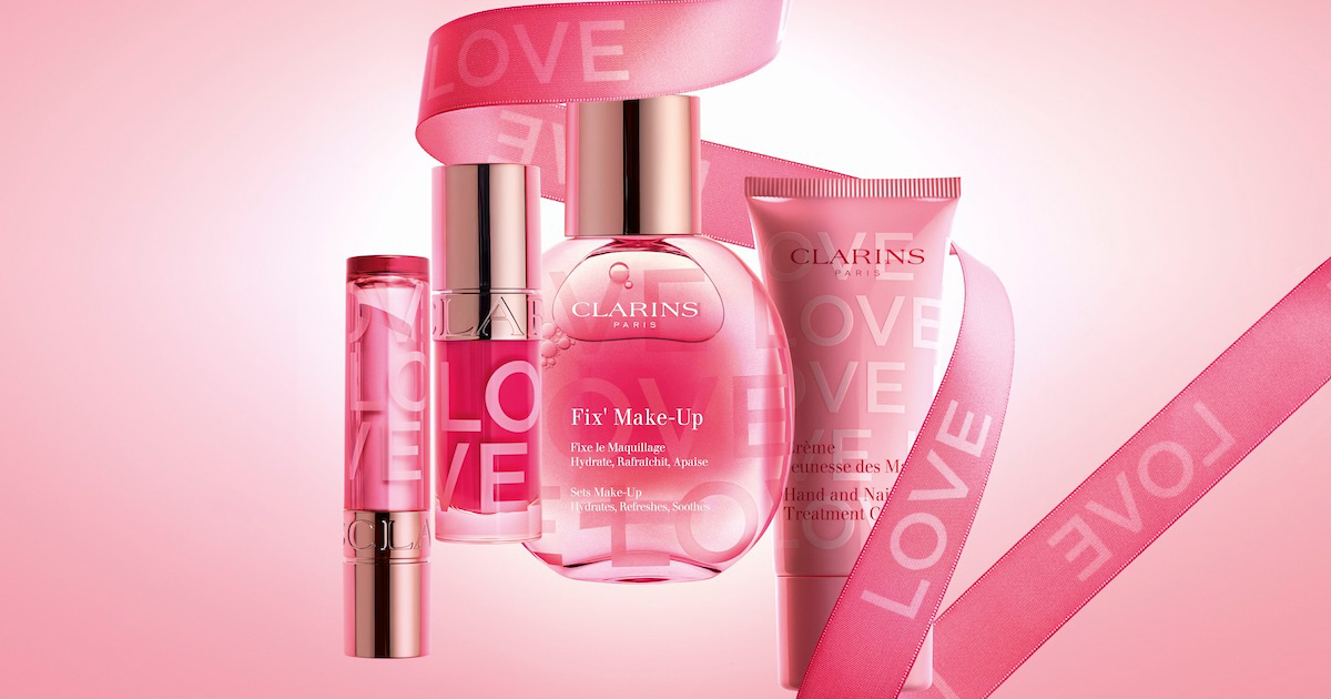 クラランス」の定番アイテムがあふれんばかりの“LOVE”をまとって登場