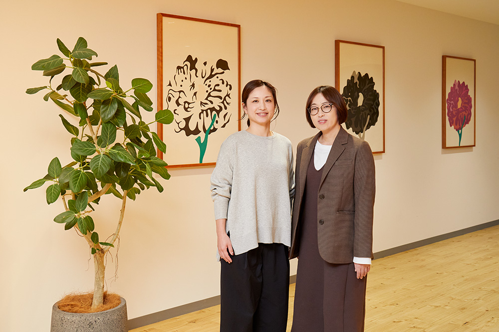 （左）大箸万里子／良品計画 生活雑貨部 小物雑貨担当 部長<br />
（右）中野倫弥／良品計画 生活雑貨部 ヘルス＆ビューティ（ケア）担当 カテゴリーマネージャー