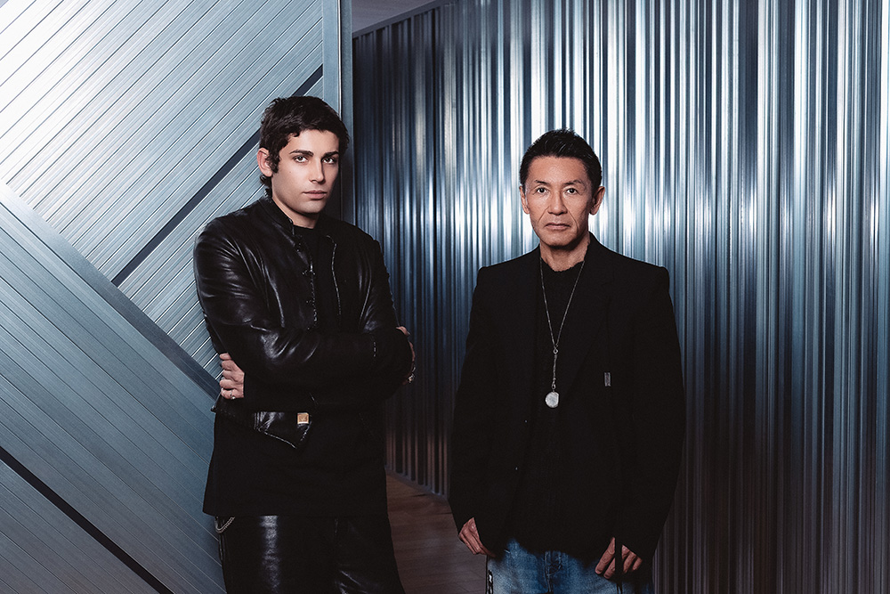 ステファノ・ガリーチ（左）／「アン ドゥムルメステール」クリエイティブ・ディレクター、七宮信幸／コロネット社長