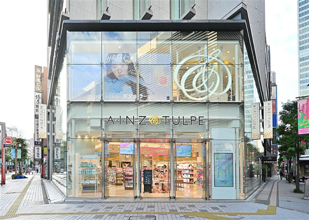 アインズ＆トルペ新宿東口店は韓国コスメ軸にメイクフロア拡大