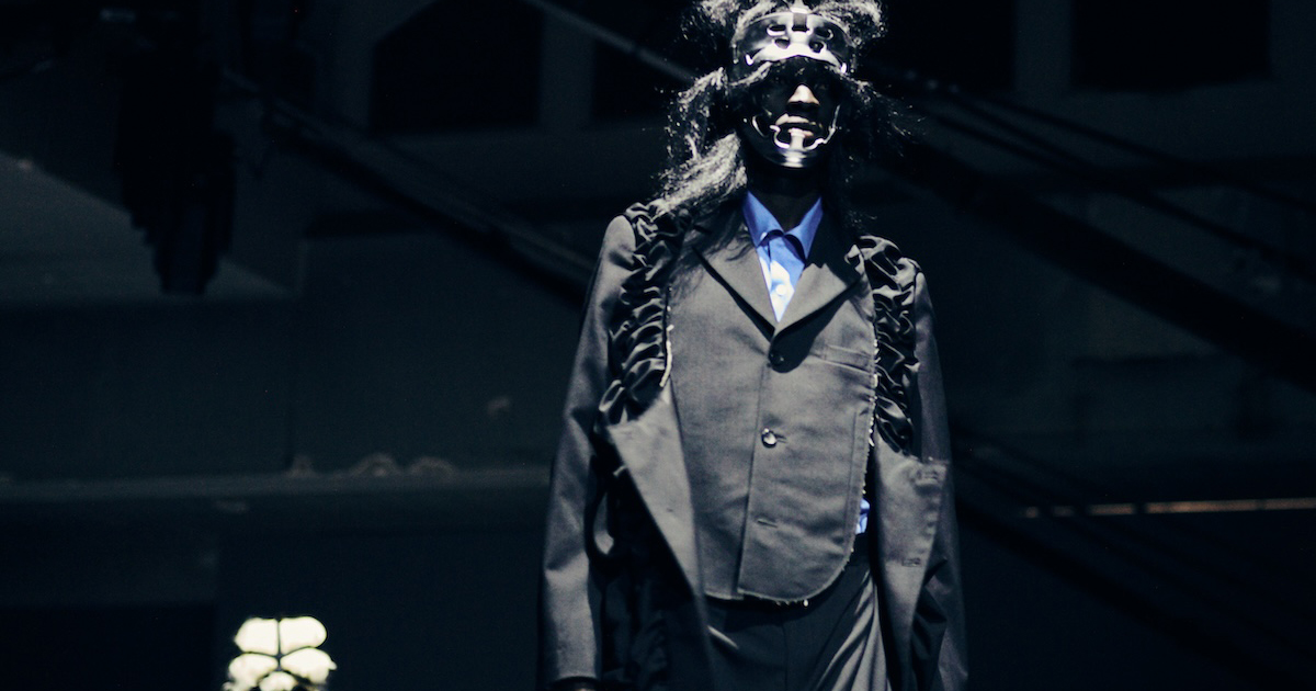 コム デ ギャルソン・オム プリュス」が示す強い意志 “ブラックホール