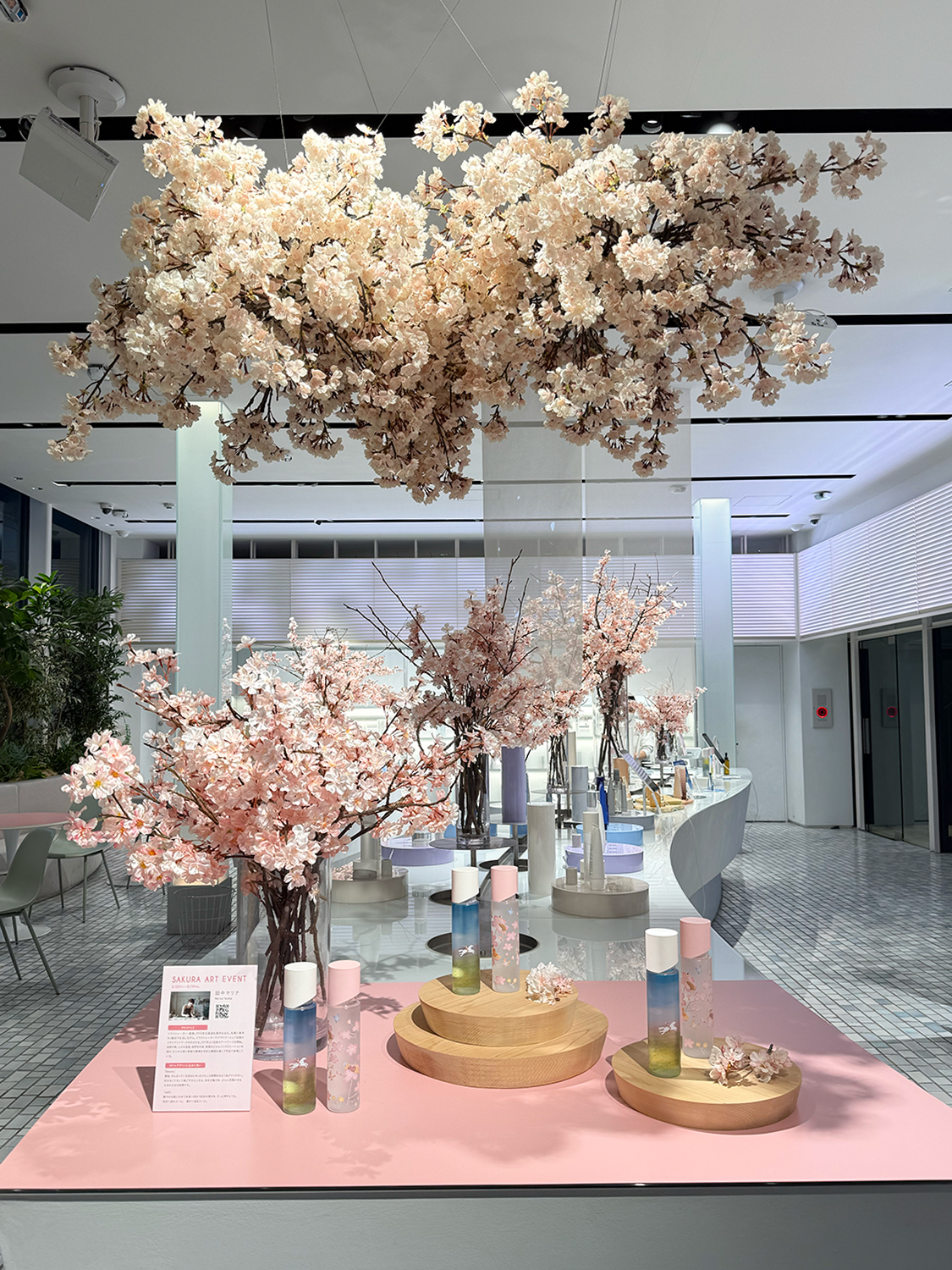 オルビス」表参道旗艦店で桜×アートのイベント開催 アーティストコラボ