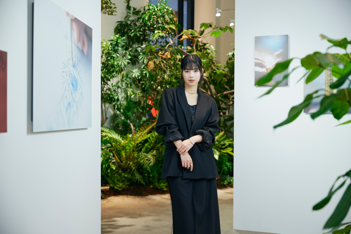 石井杏奈と「カルティエ」が導く、匠の美学──イベント「THE MAGIC OF CARTIER’S ARTISANS」で体感するサヴォアフェール