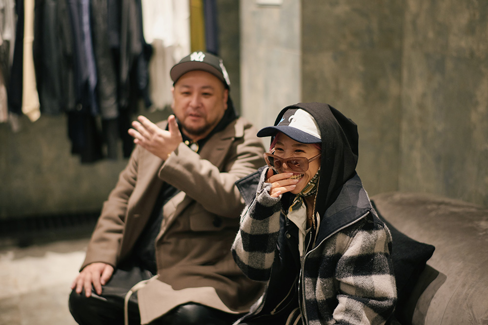 (左)髙木一也/AYURA共同代表(右)髙木めぐみ/「AYIN」ディレクター