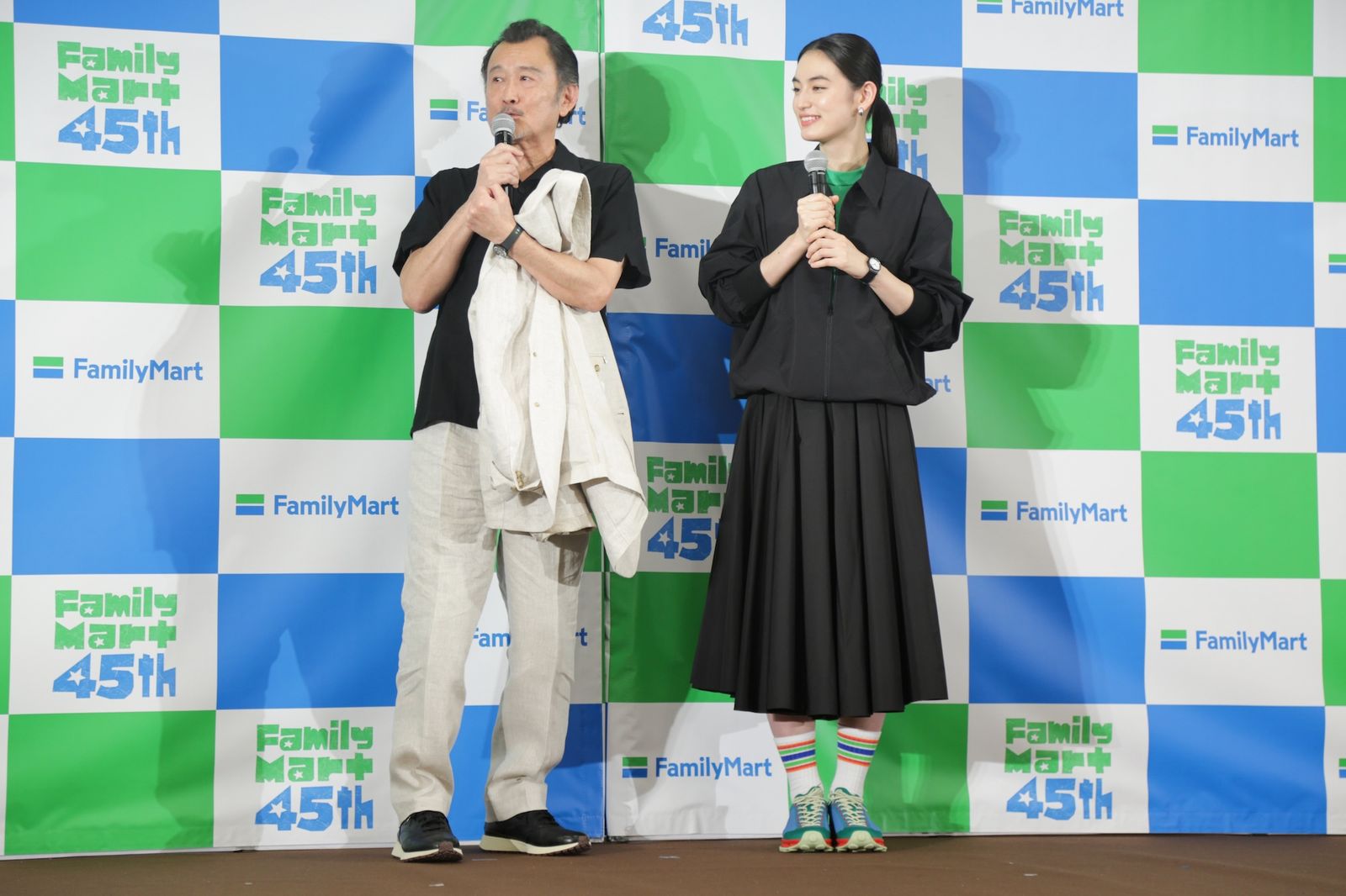 ファミマ「コンビニエンスウェア」、26年新作は腕時計 吉田鋼太郎と