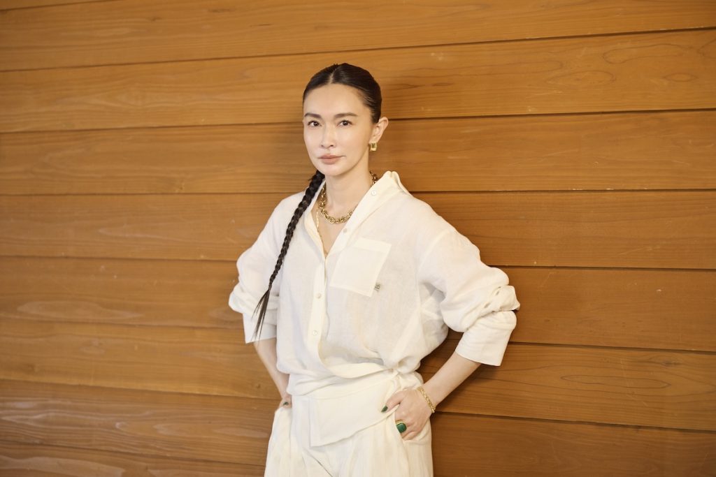 長谷川京子／「エスバイ」ディレクター