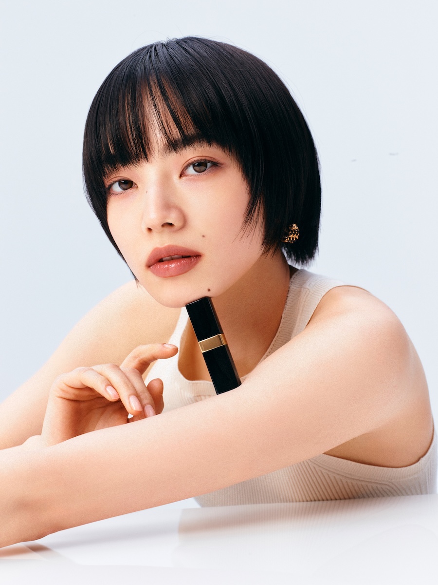 シャネル」がアンバサダー小松菜奈を起用した“ルージュ ココ”の新