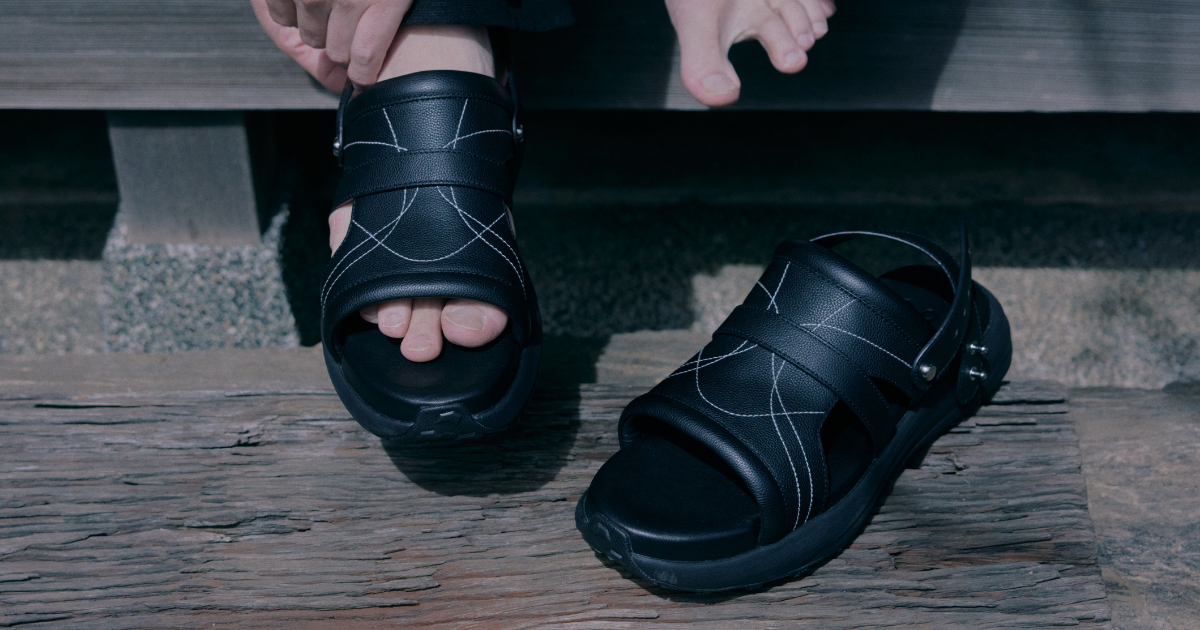 「インターナショナルギャラリー ビームス」が「OAO」に別注　“サンライト ヴォイド”をベースにしたサンダルを発売