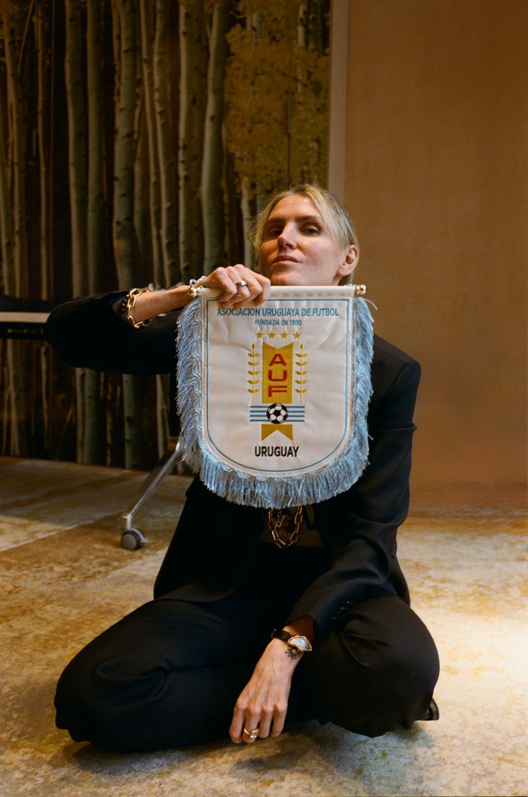 ウルグアイ出身のガブリエラ・ハーストがサッカー同国代表チームの公式ウエアをデザイン