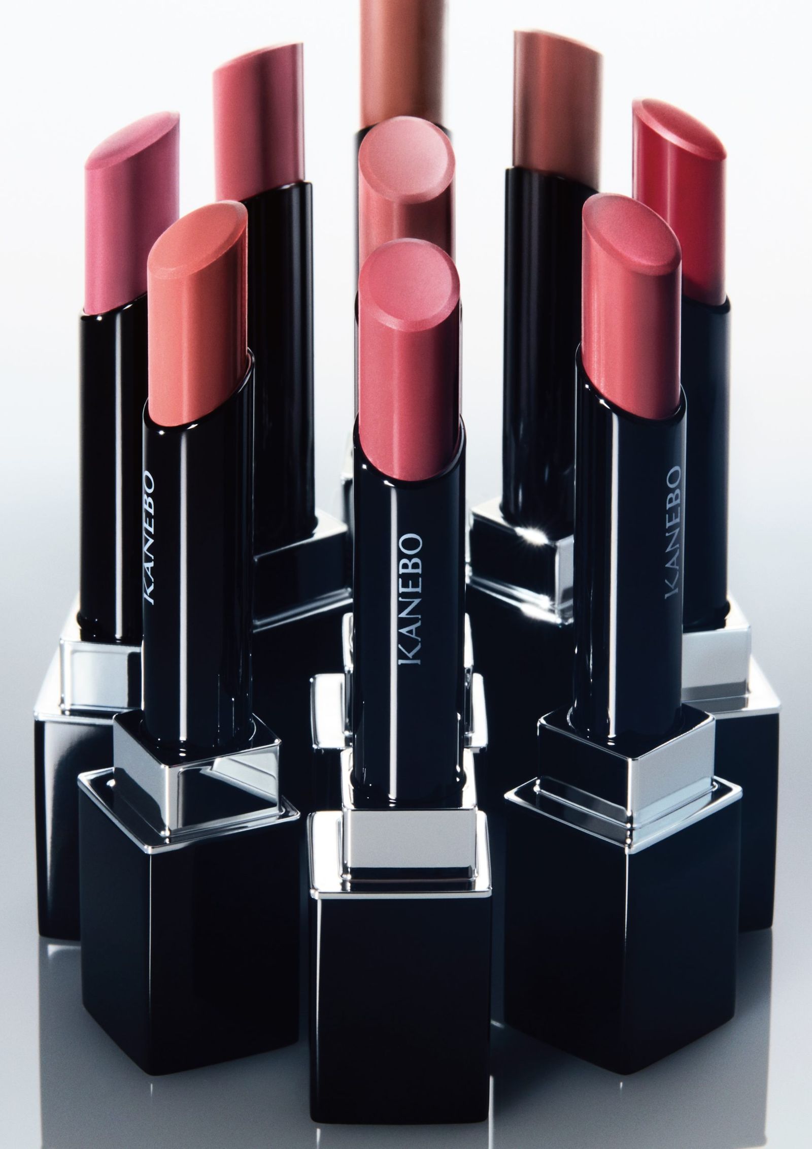 「カネボウ」が第3の“生命感ラスティングルージュ”を発売　唇際立つ、躍動的な輪郭を提案