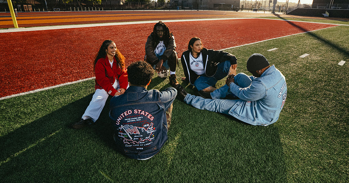 「リーバイス」とU.S.サッカーがコラボ　サッカーを象徴するデニムアイテムが登場