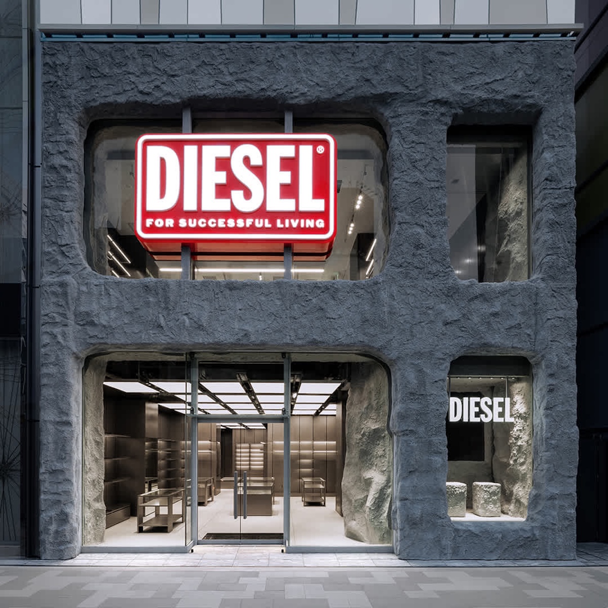 「ディーゼル」が大阪・クオーツ心斎橋に旗艦店を移転　グレン・マーティンスのもとで進化するビジョンを体現