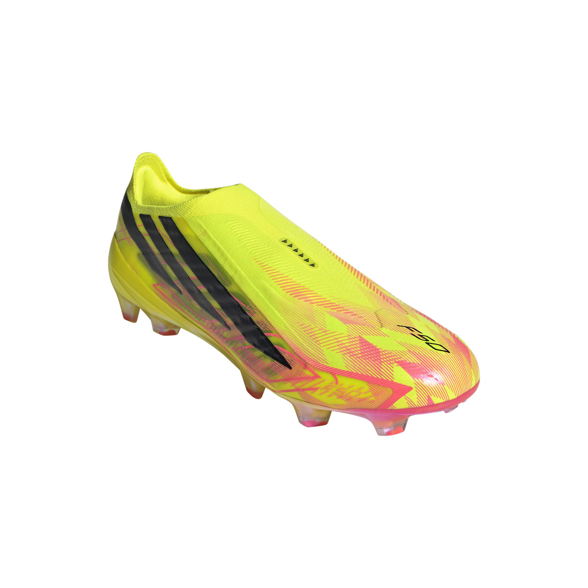アディダス」がサッカースパイク“F50”の新軽量ラインを発売 W杯で久保