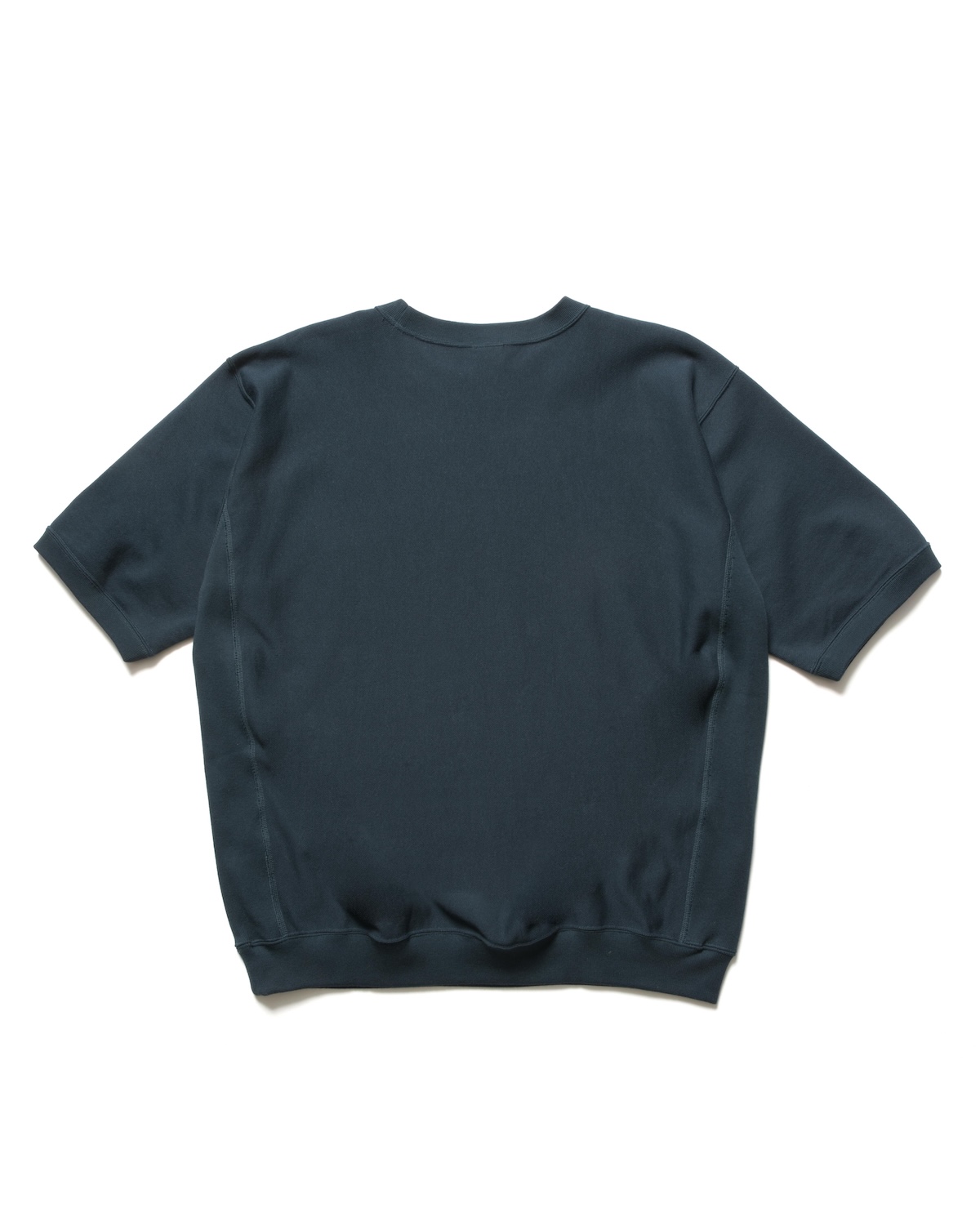ソフ」が「チャンピオン」に別注したスエットとTシャツを発売 爽やかな